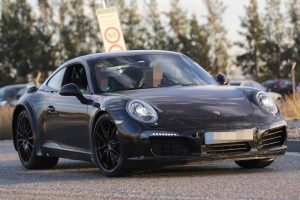 【スクープ】ついにハイブリッドへ!? 新型ポルシェ911を激写！