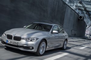 BMWが似て非なる2台のプラグインハイブリッドを発表！ で、何が違う？