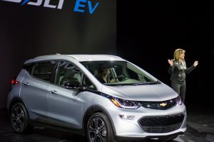 【CES 2016】ニッサン・リーフに強敵現る！ シボレーのコンパクトEV、ボルトの量産型がデビュー