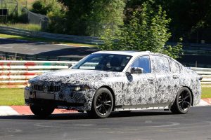 【スクープ】なんと前輪をモーターで駆動!? BMWの次期3シリーズ、サーキットテストを撮った！