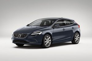 歩行者用エアバッグを標準装備! ボルボの新型V40が日本上陸