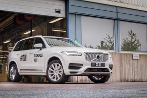 自動運転こそ「安全」！ ボルボが公道テスト用のXC90をスウェーデン工場で生産開始