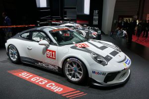 【パリモーターショー2016】ポルシェが世界一売れてるレーシングカー「911 GT3 カップ」の新型を発表!