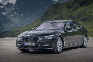 BMW新型7シリーズにハイブリッド「740e iPerformance」が登場！ ガソリン版より安い理由とは？