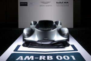 まるで宇宙船！アストンマーティンがスーパーカー「AM-RB 001」を日本で公開