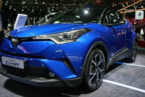 【パリモーターショー2016】トヨタが新型SUV「C-HR」の市販型を出展！ 欧州仕様は6速MTも、2.0Lエンジンもアリ