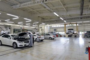 ドイツ車の修理はドイツ品質で！ ヤナセの板金塗装工場がTÜVの最高認証を取得