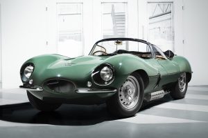 ジャガーが“新車”の1957年型「XKSS」を発表！ LAの自動車博物館で初公開