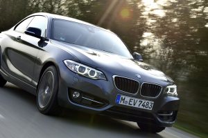 BMWが新型「120i」「220i」を発表！ 新世代2.0Lエンジンを搭載