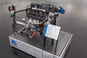 クライスラーのマッスルカーが蘇る！ FCAが最新V8エンジンへの公式換装キットを発表