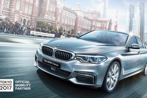 BMW「新型5シリーズ」が「東京マラソン2017」を先導する！