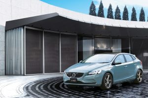 ボルボ「V40」に名車のカラーと内装色の特別仕様車が登場