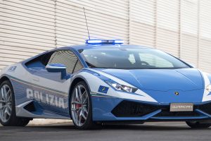 こんなパトカーなら捕まりたい？ ウラカンのイタリア警察仕様がデビュー、こんなパトカーなら捕まりたい？