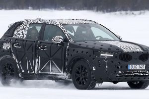 【スクープ】ボルボのコンパクトSUV、新型「XC40」のウインターテストに最接近