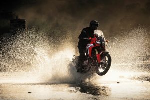 実車とプラモデルの開発者がクロストーク！ タミヤ「1/6 Honda CRF1000L アフリカツイン」発売記念イベントが開催！　前編