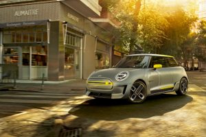 市販バージョンは2019年に？ MINIのピュアEVがフランクフルトで発表