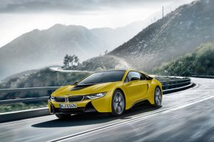 イエローのマットカラーが鮮烈！ BMW i8の限定モデルが発売