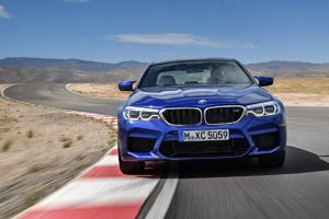 新しいBMW M5は乗用車系Mモデル初の４WDに！