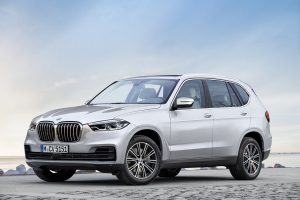 次期型BMW「X5」はこれだ！　シンプルなフロントエンドが特徴的