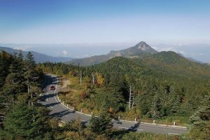 旅心をかき立てる道。絶景ドライブ100選「志賀草津道路（群馬県／長野県）」