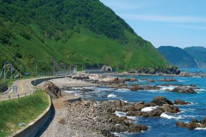 旅心をかき立てる道。絶景ドライブ100選「黄金道路（北海道）」