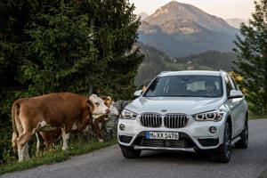 BMWのX1とX3が装備内容を見直し