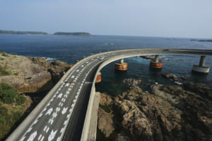 旅心をかき立てる道。絶景ドライブ100選「くしもと大橋（和歌山県）」