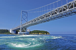 旅心をかき立てる道。絶景ドライブ100選「大鳴門橋（兵庫県／徳島県）」