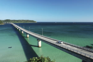 旅心をかき立てる道。絶景ドライブ100選「角島大橋（山口県）」