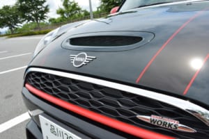 ちょっとだけオトナになった？　新しい【ミニJCW】国内試乗記