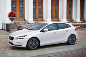 ボルボ V40のディーゼル仕様に特別仕様車が