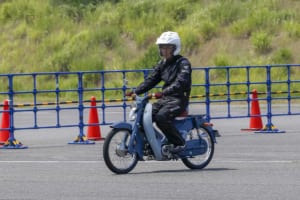 懐かしいホンダ市販車の数々が、時を超えて疾走！