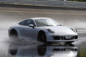 ポルシェ911カレラS vs ポルシェ911カレラ4GTS、一勝一敗の両車が戦うダブルレーンチェンジテスト結果は!?【清水和夫のDST】#71-4