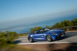 オープンで味わう「メルセデスAMG GT」の旗艦が限定発売