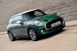 「MINI」の生誕60周年を記念した「60YEARSエディション」が登場