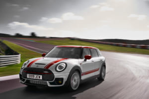 最強のMINI、「JCW」のクラブマンとカントリーマンが一層ハイパワーに