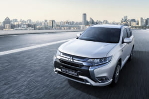 三菱がアセアン市場に「アウトランダーPHEV」を初投入