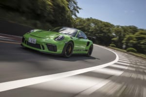 【国内試乗】「ポルシェ911 GT3 RS」911でありつつも強烈な独自性を兼ね備える