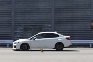 スバルWRX STI、ルノー メガーヌRSともに改善すべき点はあるが加減速ともにテスト結果は優秀！【清水和夫のDST】#101-2/4