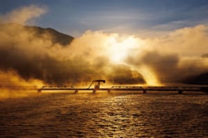 内陸で発生した霧が河口から海へと流れ出していく（愛媛県 肱川あらし）【雲海ドライブ＆スポット Spot 75】