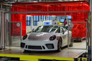 991世代最後の「ポルシェ911」がラインオフ！