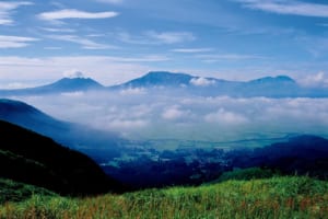 やまなみハイウェイから阿蘇五岳を目の前に（熊本県 城山展望所）【雲海ドライブ＆スポット Spot 82】