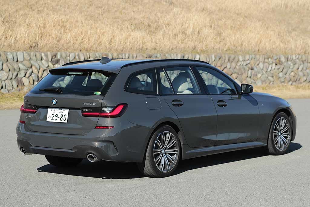 高速での豪快な加速性能が最大の魅力！「BMW3シリーズツーリング」【JAIA輸入車試乗会】 - LE VOLANT WEB | 自動車情報サイト『LE  VOLANT WEB(ル・ボラン ウェブ)』