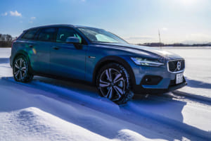 【雪上試乗】「ボルボ  V60 クロスカントリー」雪上で感じた安定感と安全性