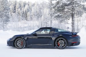 【スクープ】最高出力は473㎰？ 次期「ポルシェ911タルガ4GTS」の攻撃的デザインが完全公開！