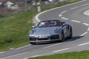 【海外試乗】「ポルシェ911 ターボS カブリオレ」これがタイプ992のスーパースター！