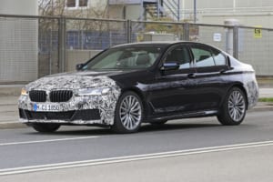 【スクープ】アップデート版「BMW 5シリーズ」の開発車両２タイプをキャッチ！