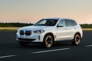 BMW初となるSUVのピュアEV、「iX3」がデジタルプレミア！