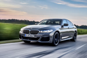 走りのプラグインHV！ 「BMW 545e xDrive」がデビュー