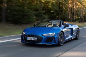 【海外試乗】「アウディR8スパイダーV10 RWD」それは最後のデイリースーパースポーツ!?